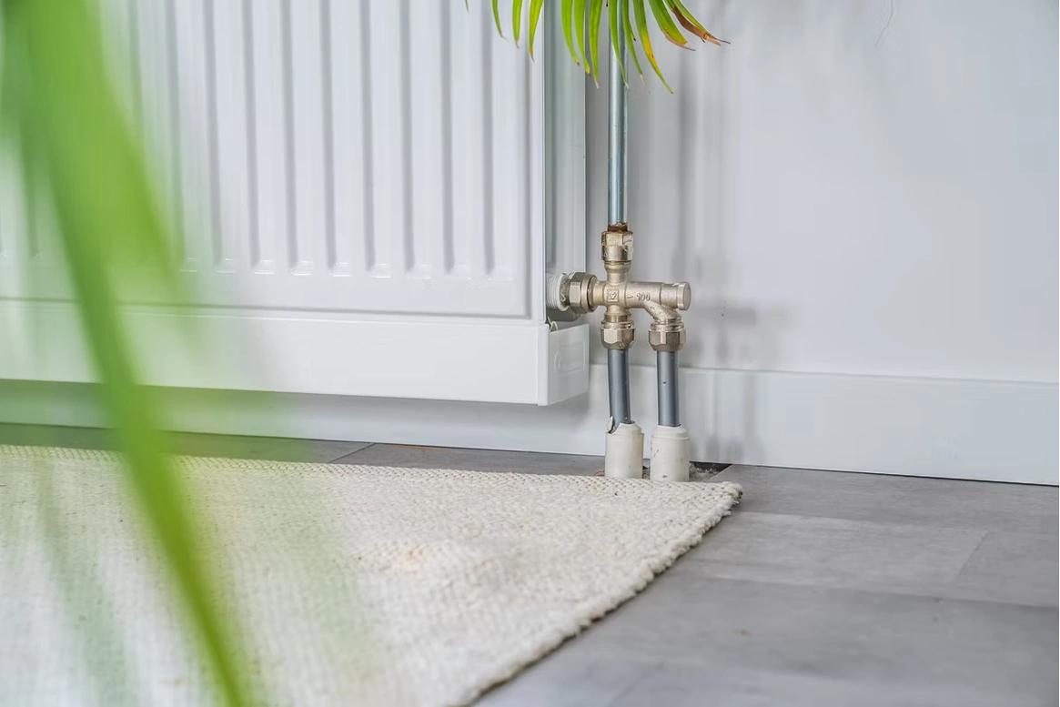 ComfortBooster onder radiator — detail